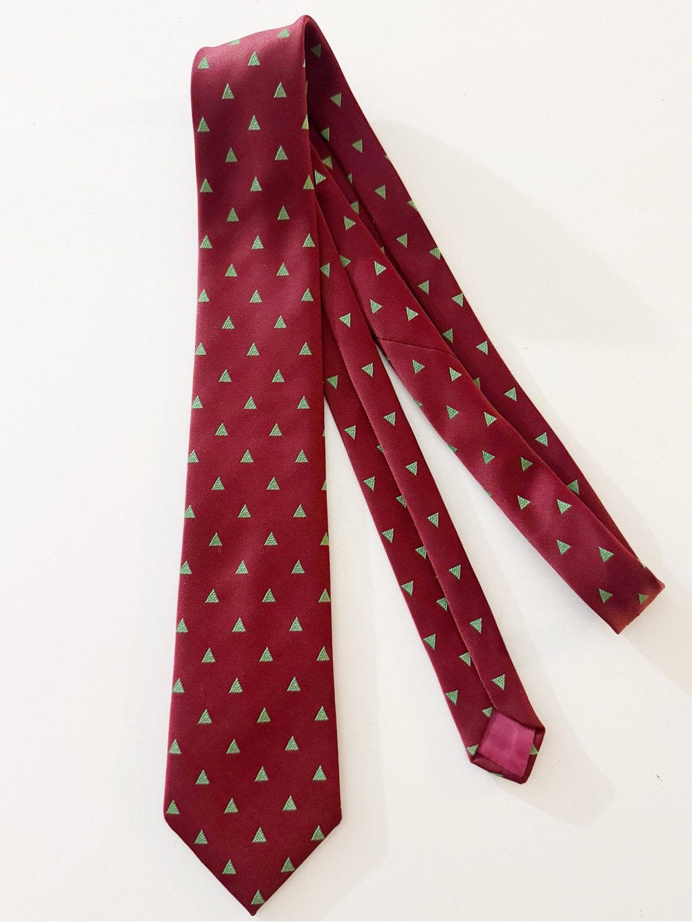 Vintage 1985 Avon Christmas Tie